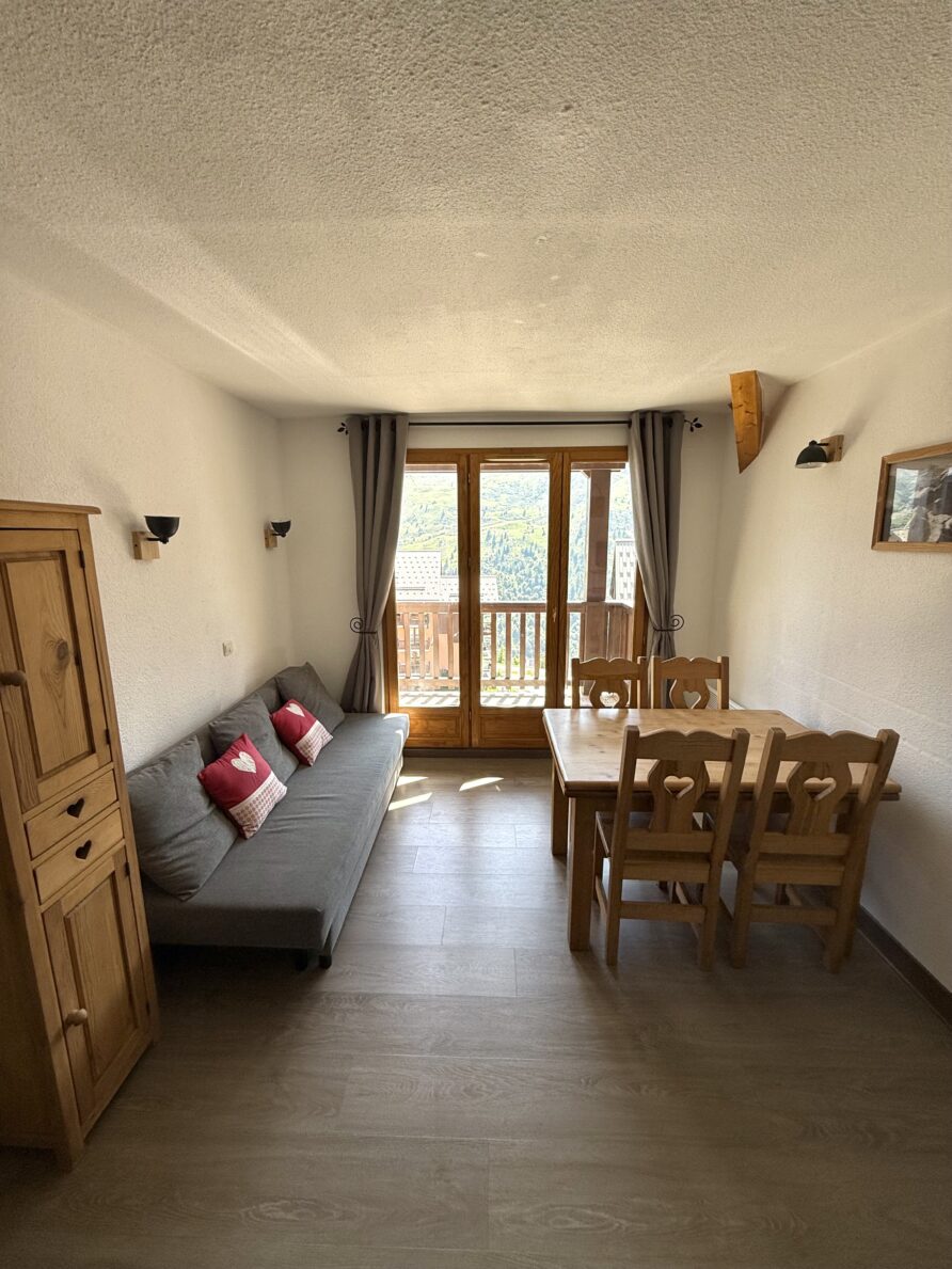 Duplex 5/8 personnes au pied des pistes – LES HAUTS DE VALMEINIER A 502