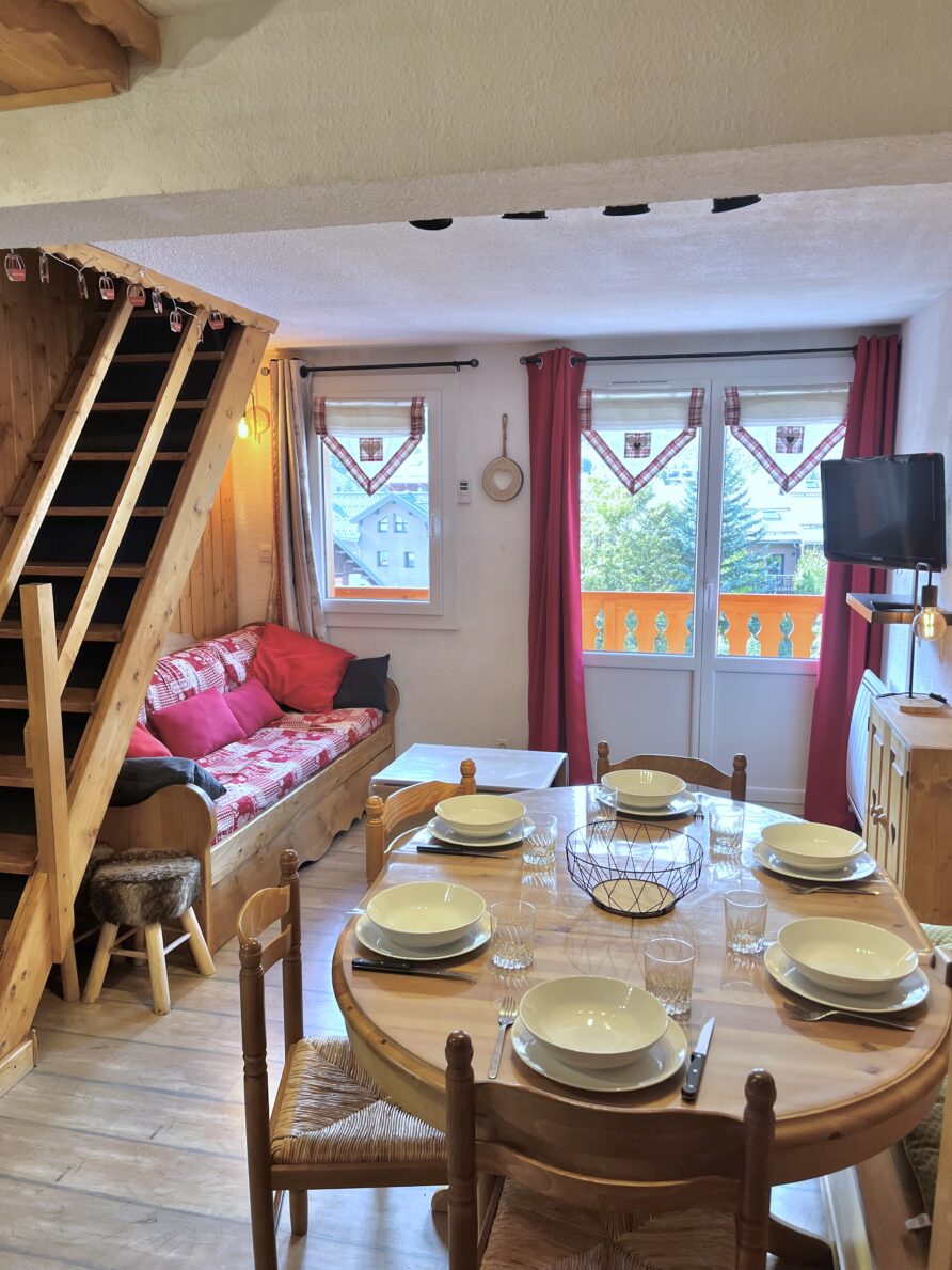 Duplex 4/6 personnes au pied des pistes – ROCHECHATEAU 34