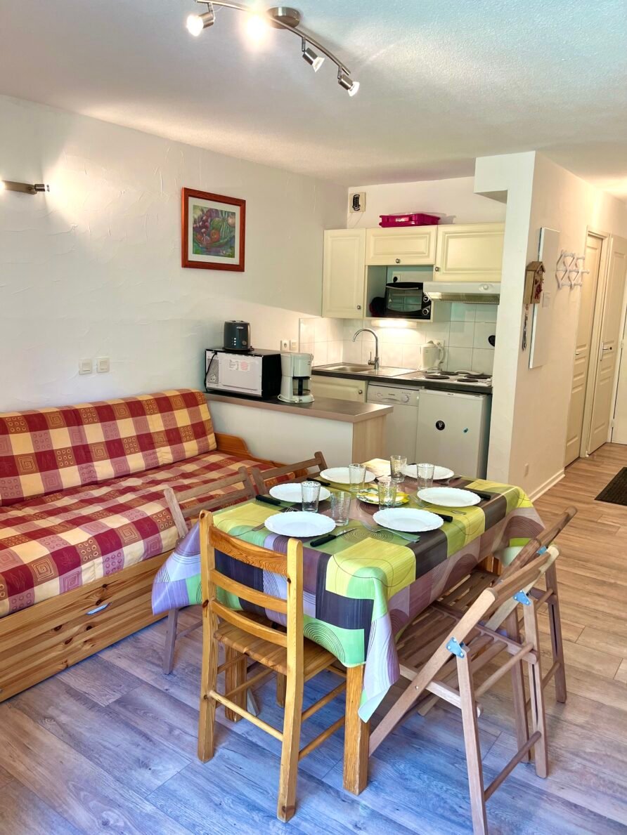 Appartement 4/6 personnes au pied des pistes – OURS BLANC 301