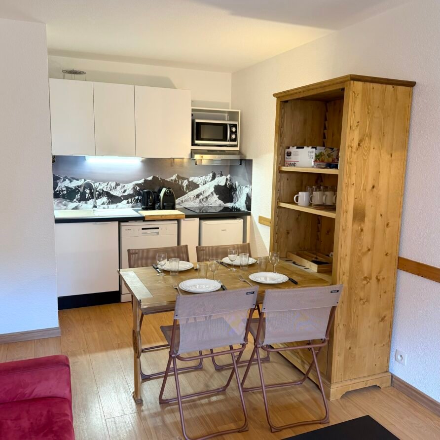 Appartement 4 personnes au pied des pistes – Lumières de Neige B 215