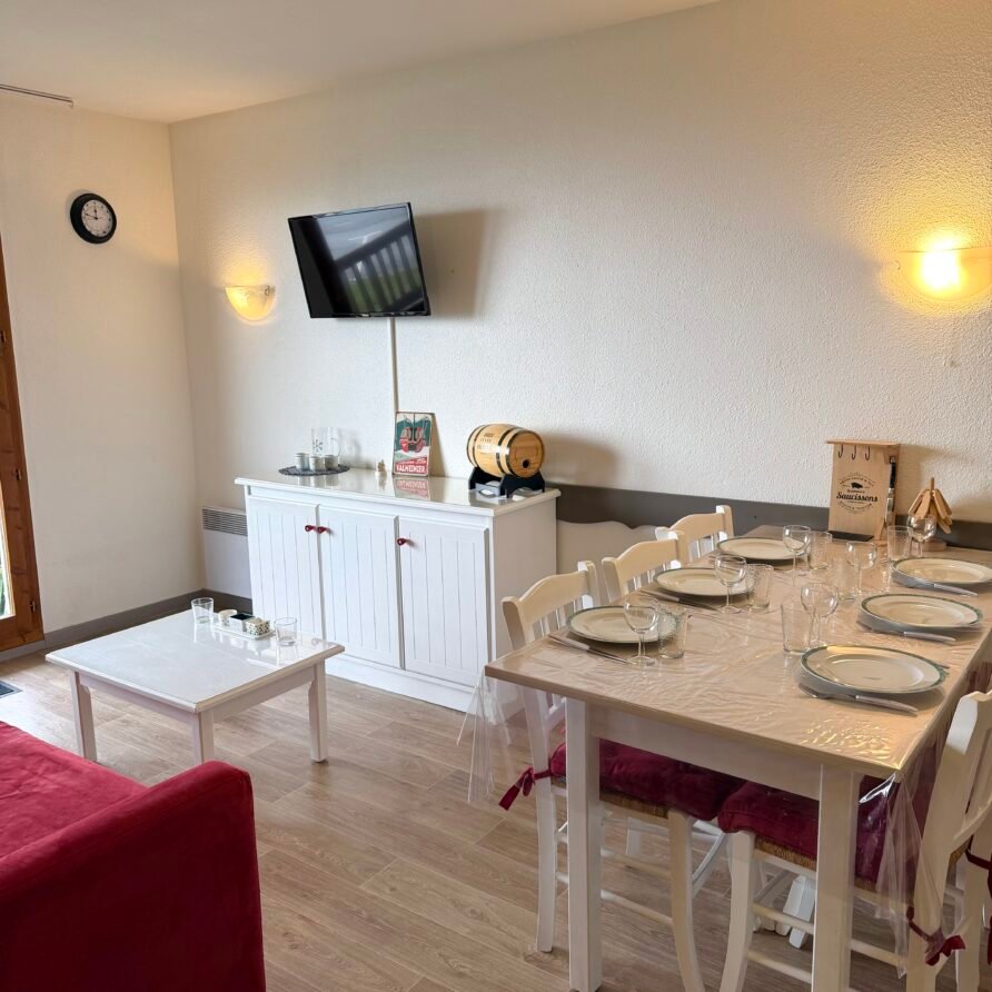 Appartement 4 personnes au pied des pistes – Lumière de Neige C 105